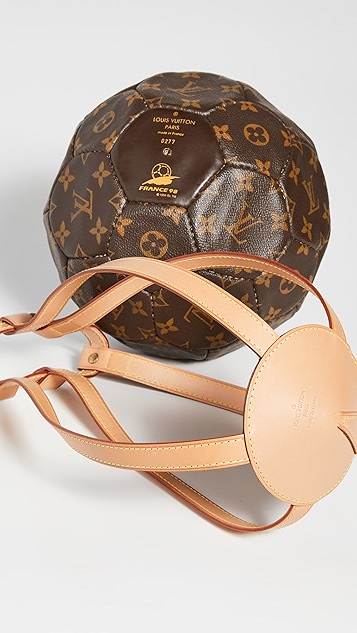 lv 交织字母足球