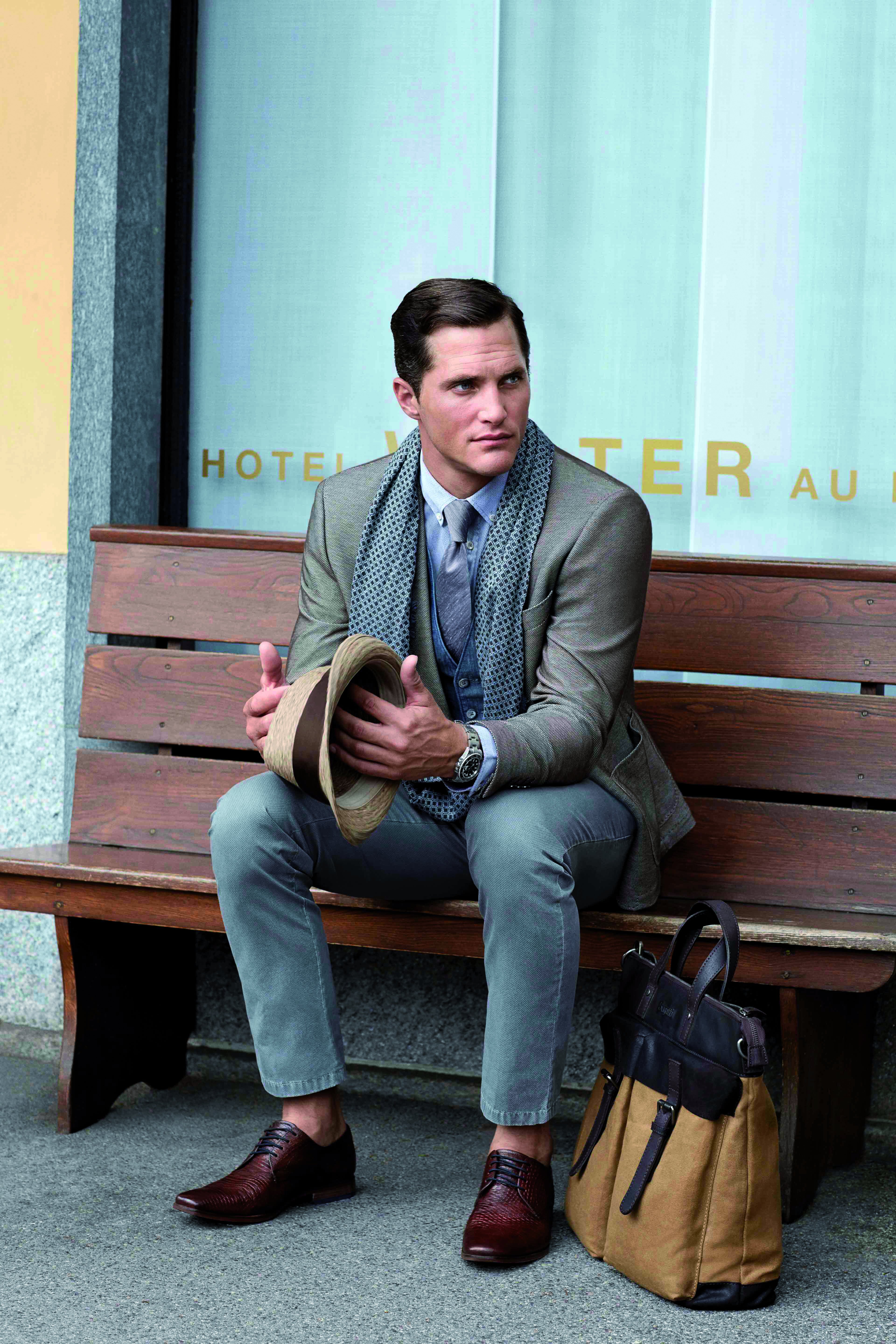 bugatti 男式 经典商务款公文包 8257 漆黑色 中号(亚马逊进口直采