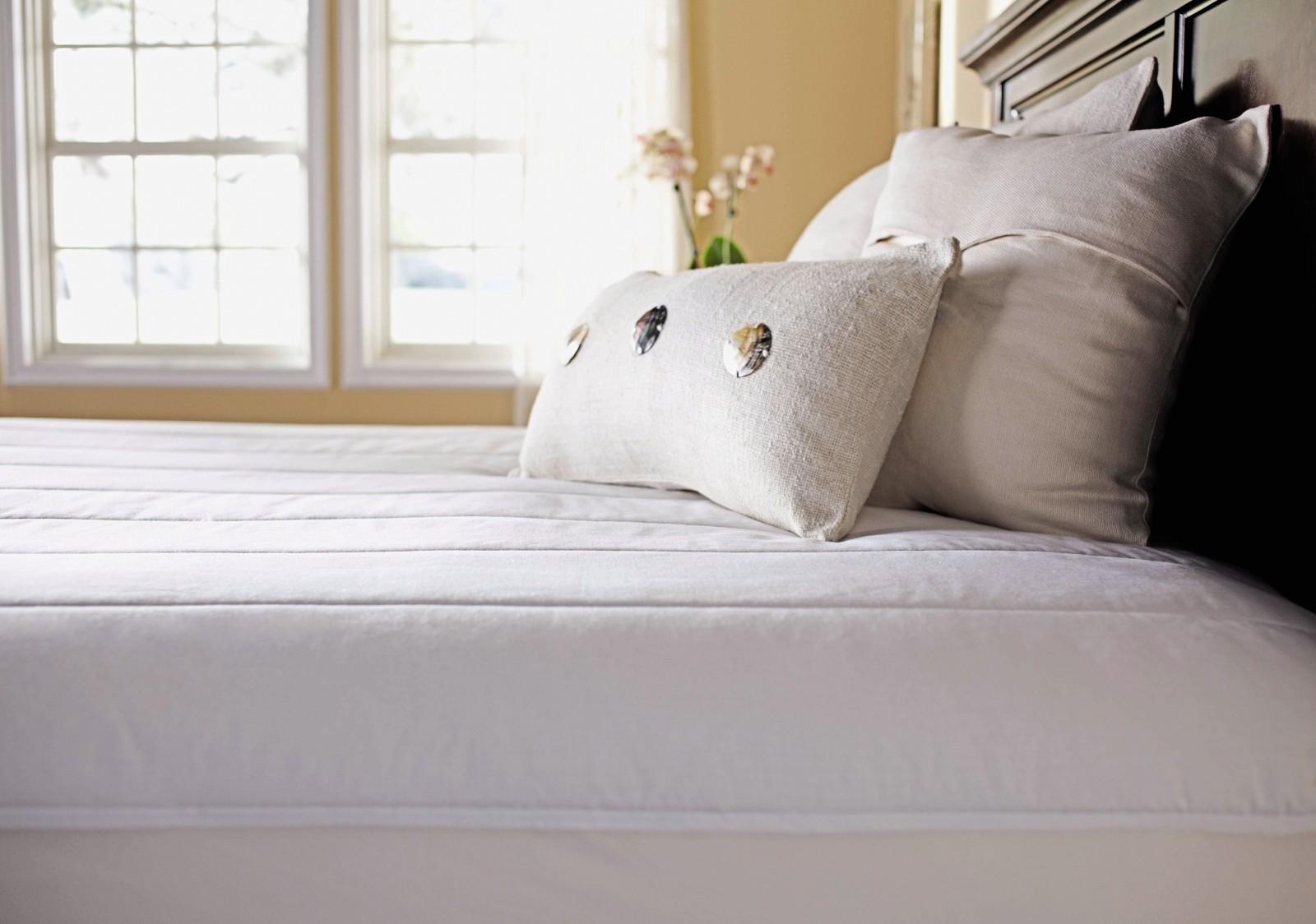 sunbeam quilted polyester heated mattress pad.