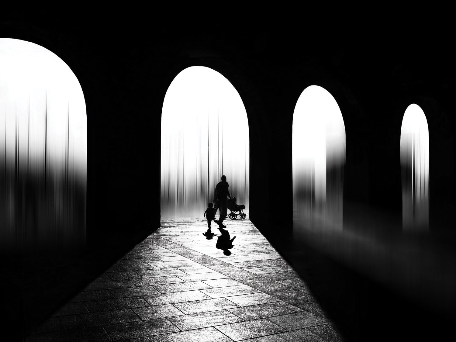 pmur1x533162 jpl 和 samanta present 家庭日黑白柱抽象家庭阴影 1