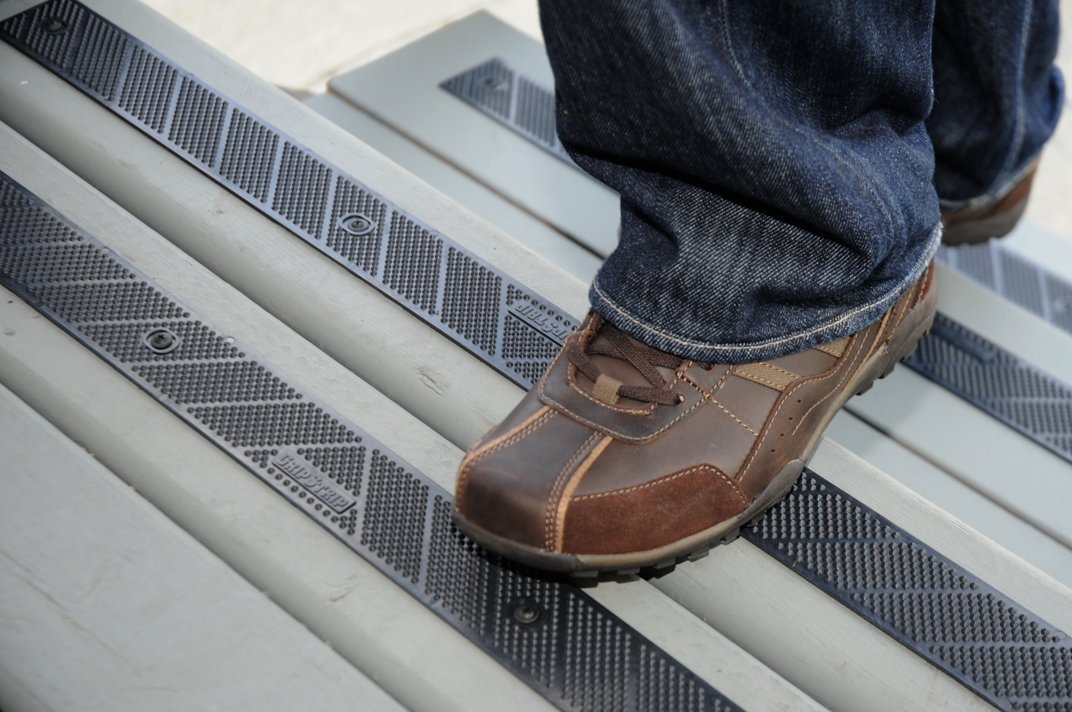 抓地带不干胶胎面防滑高摩擦力,*,脚踏,室内,室外,适合您家里的任何