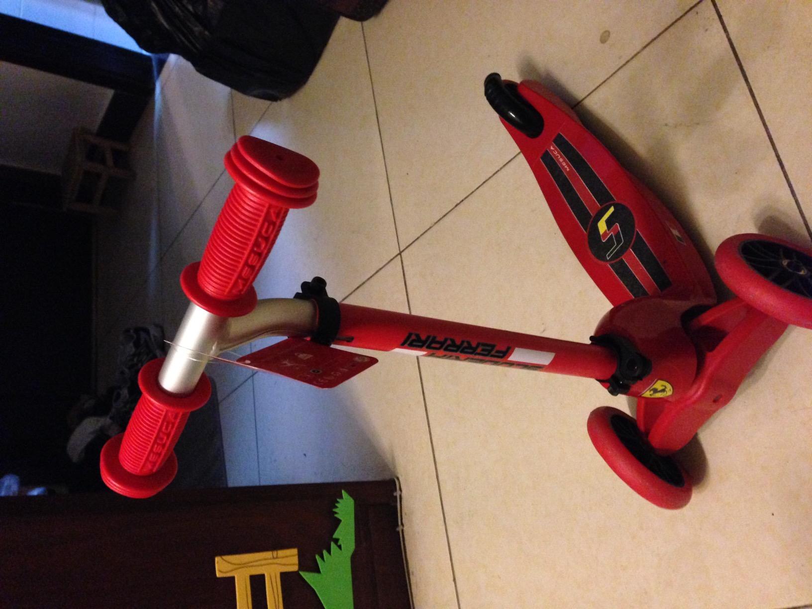 ferrari 法拉利 成人两轮大轮滑板车滑板车可调节高度 黑色 fxa70-h