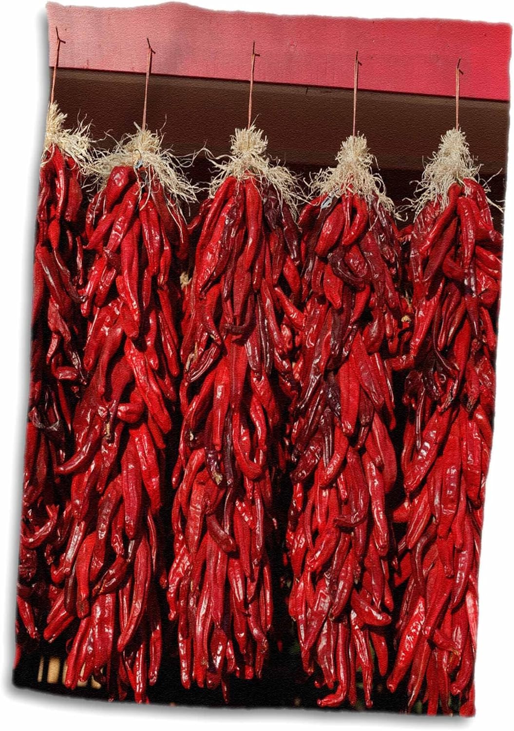 3d rose chili peppers 在太阳天鹅绒市干燥,美国新墨西哥州.